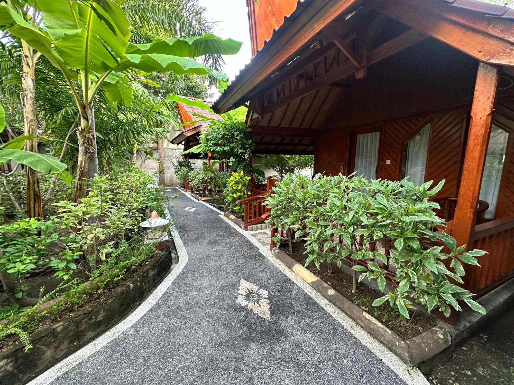 Sunny Rose Bungalows Gili Air - Adults Only Екстериор снимка